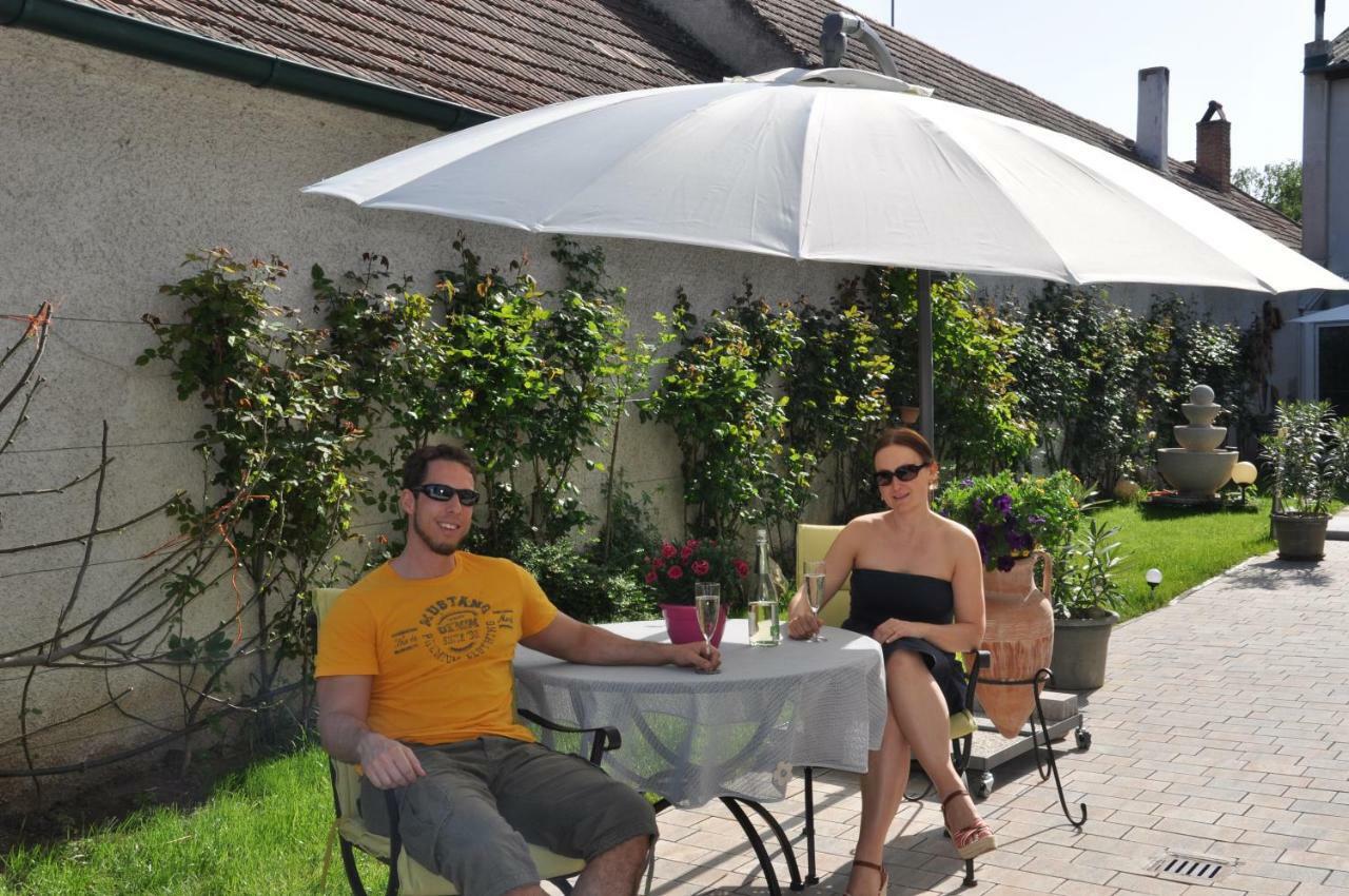 Gaestezimmer Resi Illmitz Exterior photo